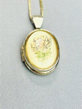 ✅Vintage Floral Locket Jewelry NEW With Tags READ